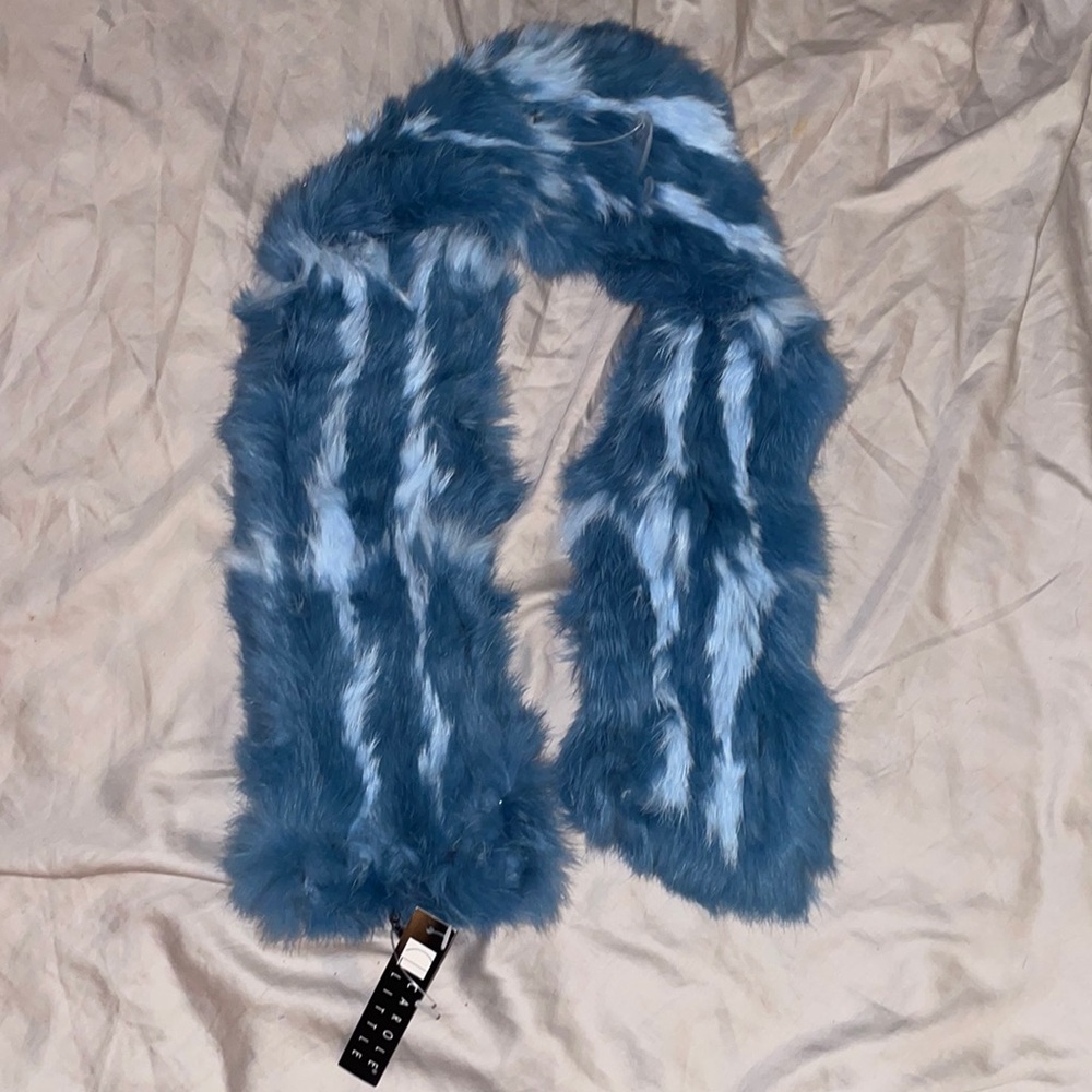 NEW Carole Little Rabbit Fur Scarf Keyhole Opening Animal Print